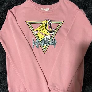GB girl’s sweatshirt.